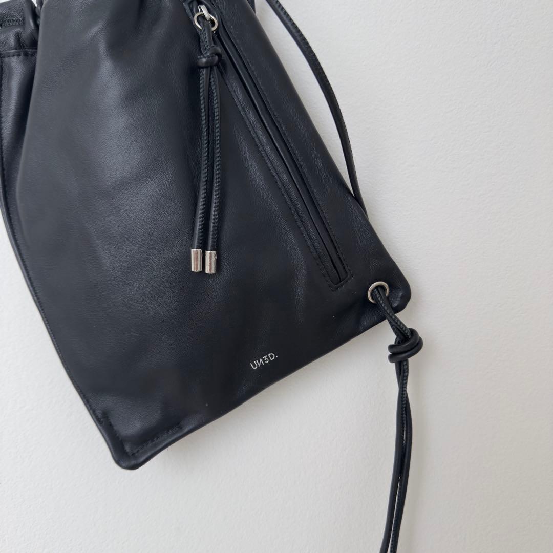 【UN3D】ラムレザーボディバッグ/サコッシュ【美品】