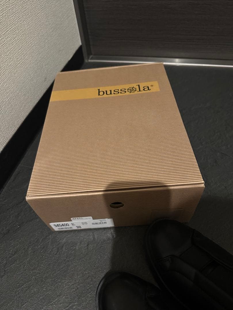 bussola ブソラ撥水厚底スリッポンシューズ （ブラック）本革