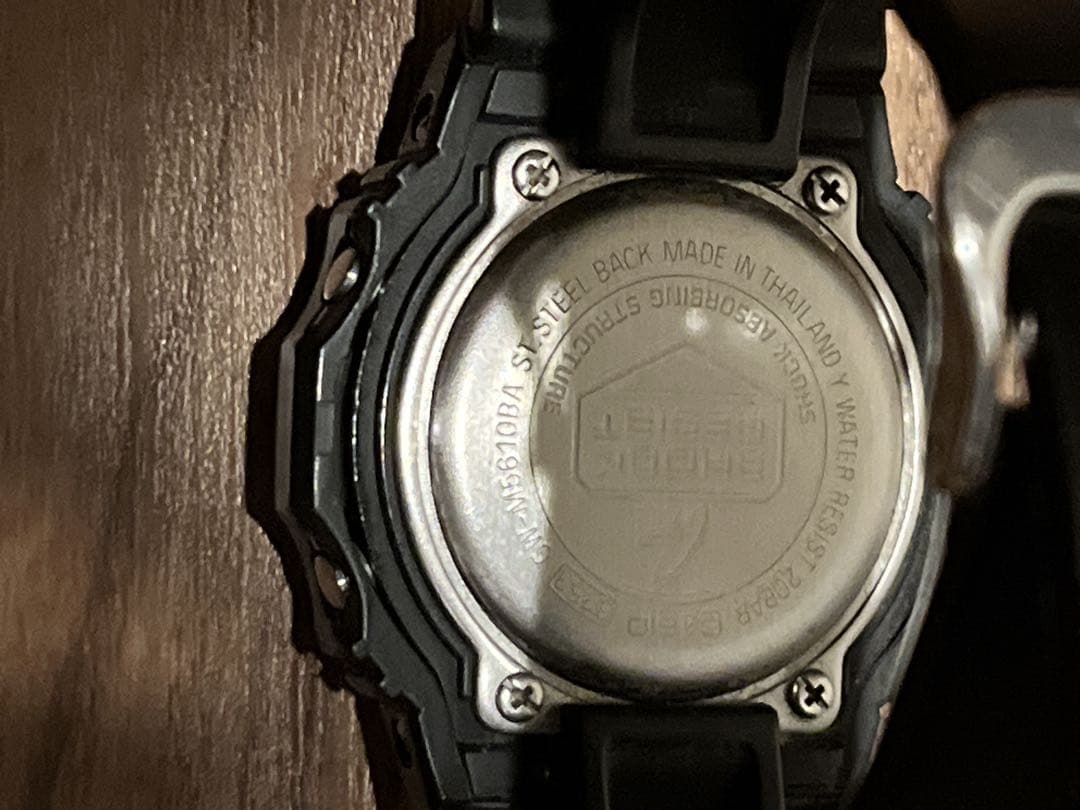 G-SHOCK 電波時計　ソーラー充電　防水　耐衝撃