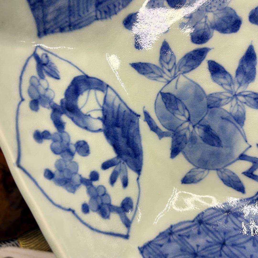 福泉窯　菱紋盛り鉢　桃文　染付　石榴や桃や菱門