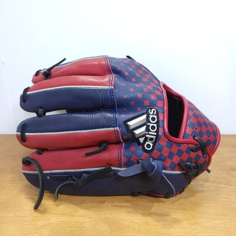 アディダス adidas チェッカーレッド M号球対応モデル 美品 軟式グローブ