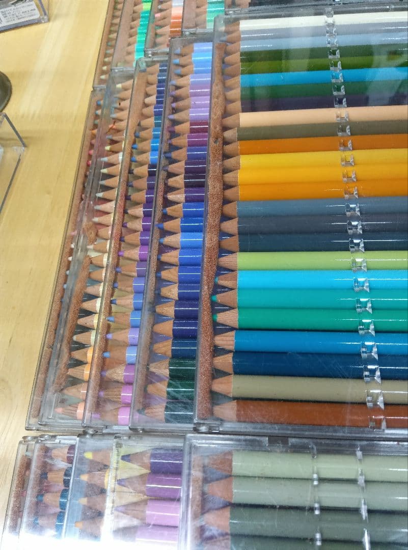 フェリシモ色鉛筆　 全500色