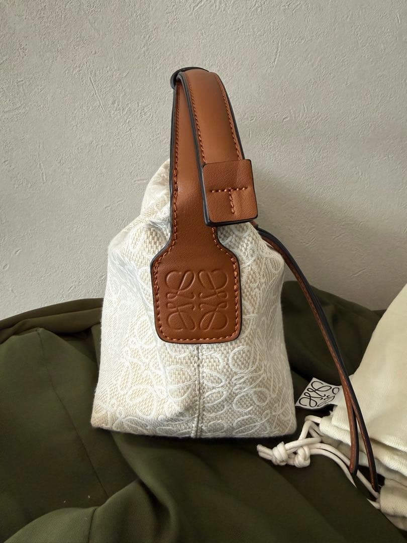 LOEWE キュービィ　アナグラムバッグ
