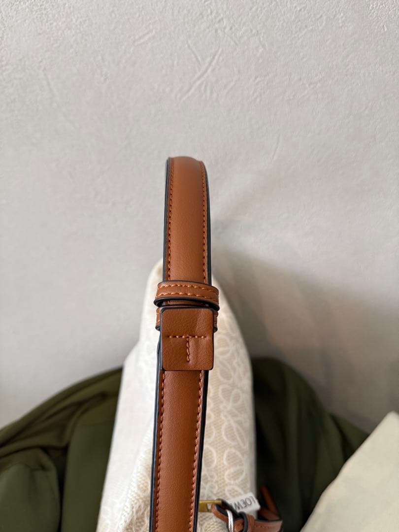 LOEWE キュービィ　アナグラムバッグ