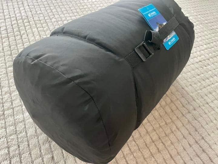 コロンビア寝袋　グースダウン3000g