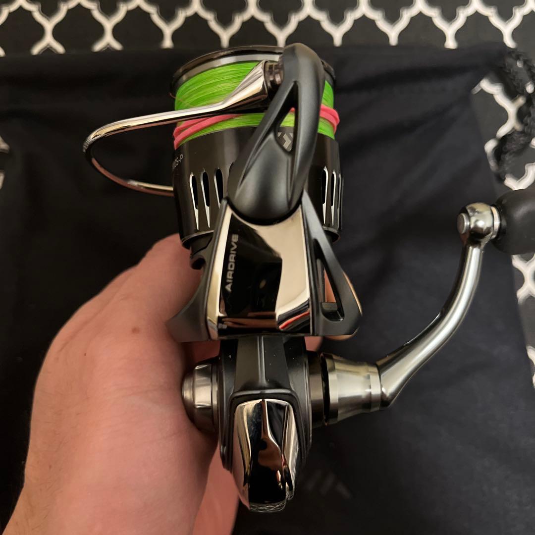 ほぼ新品　ダイワ　23エアリティST LT2000S-P