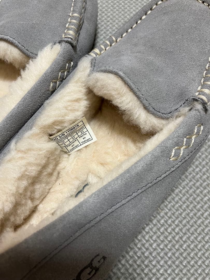 UGG Ansley アンスレー　ローファー　ライトグレー色