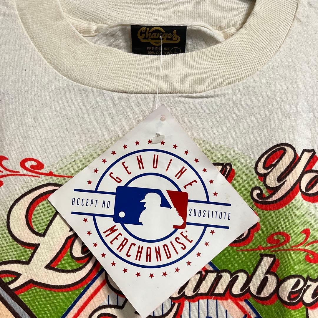 新品ルーニーテューンズ×MLB ニューヨークヤンキースTシャツ　Ｌサイズ