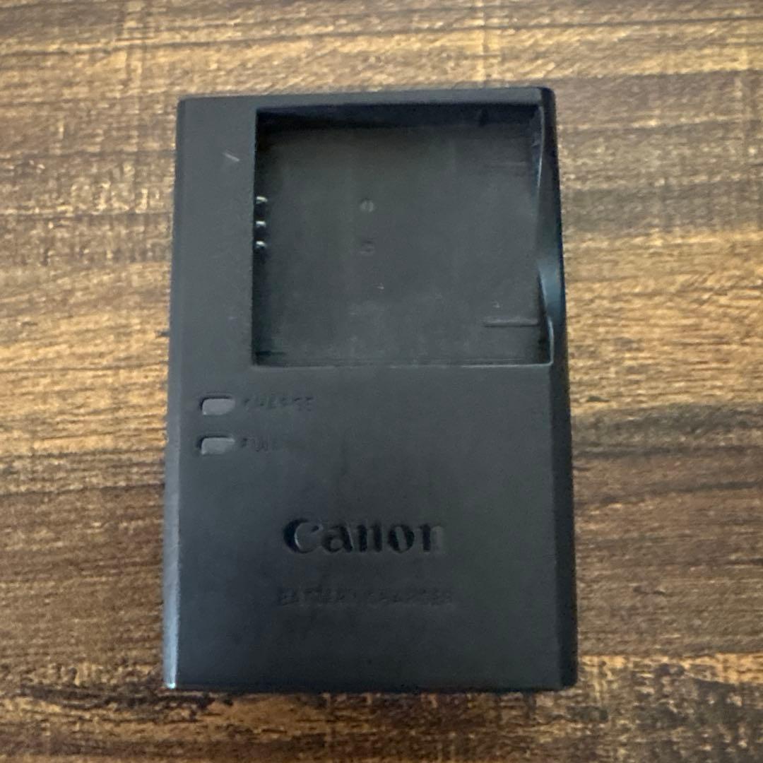 Canon IXY 160 デジタルカメラ 本体　チャージャー付　コンデジ