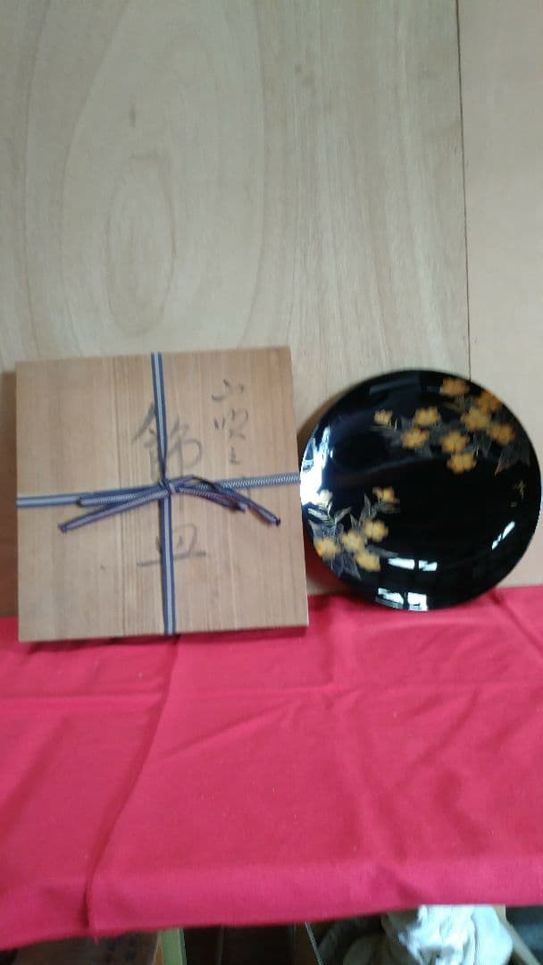 漆塗り蒔絵飾り皿