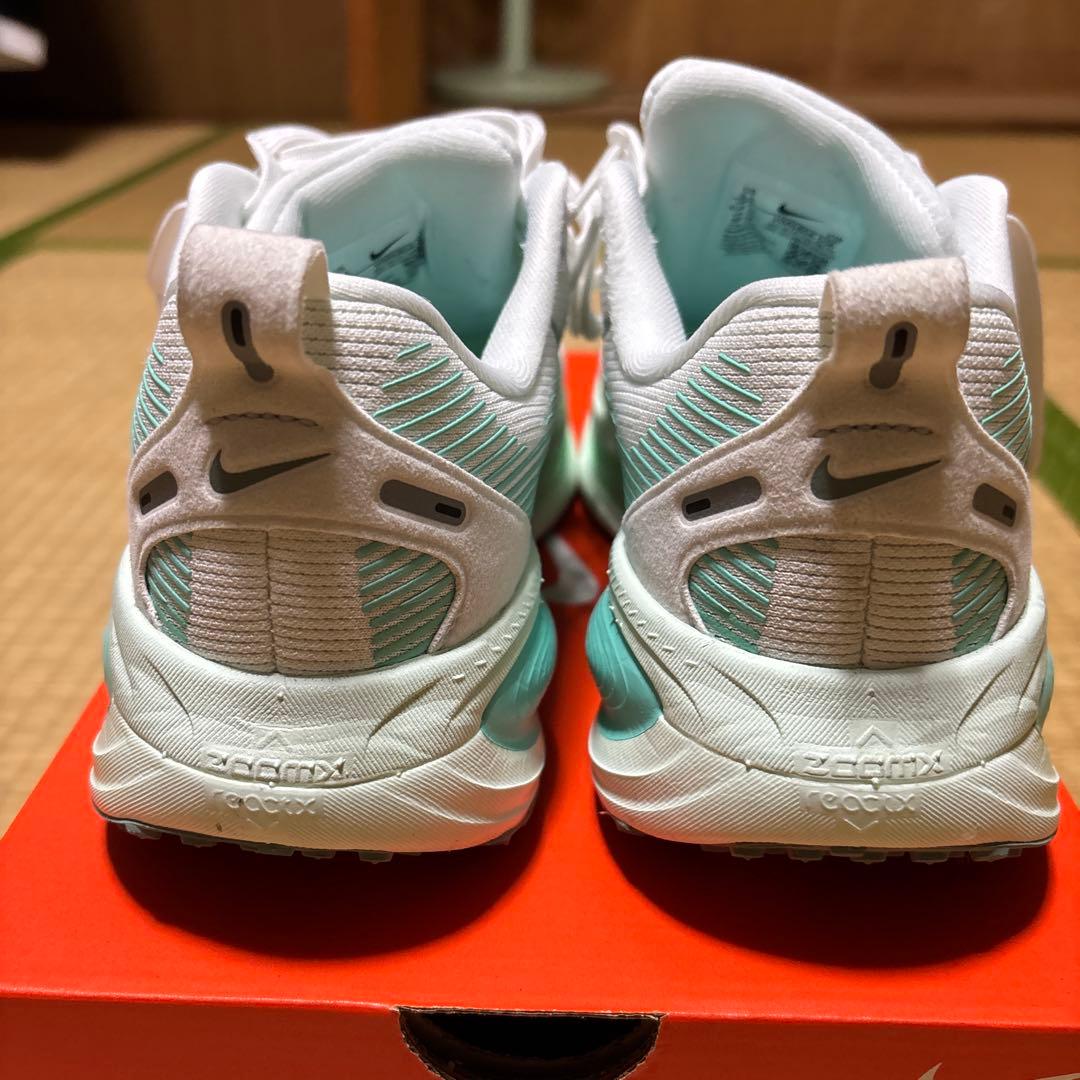 ナイキボメロ18