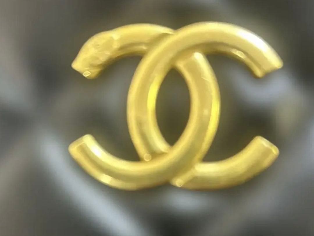 シャネルノベルティブラックレザーショルダーバッグ