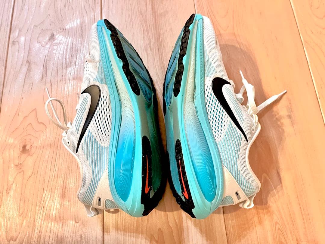 【当日または翌日発送】　ナイキ　ボメロ18　26.5cm