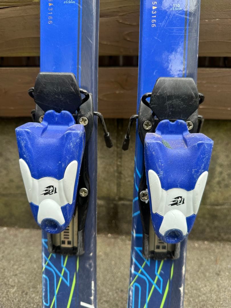 KAZAMA スキー板 青 ストック付き