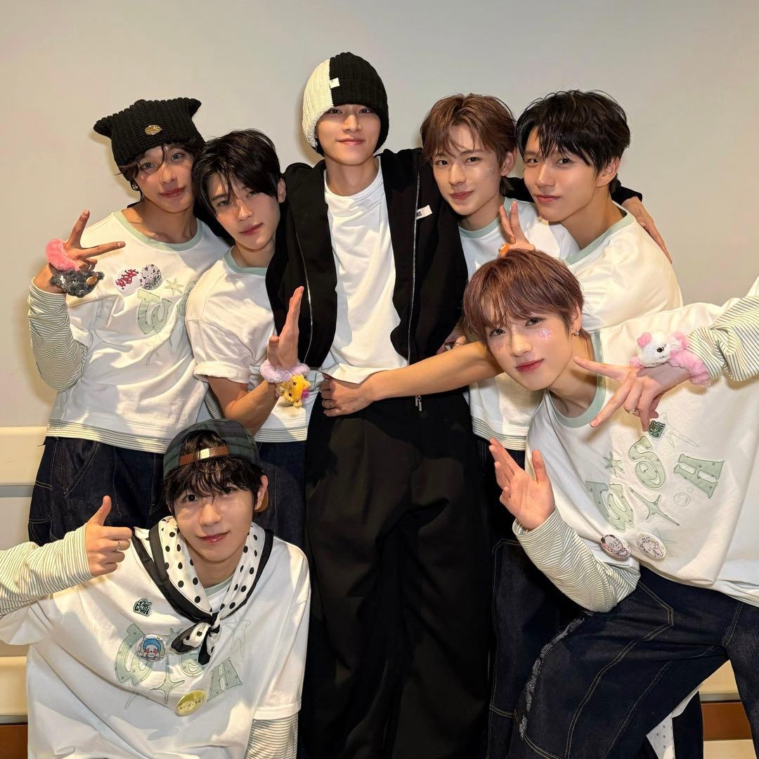 ツアーロンT トレカ付 nct wish サクヤ layered t-shirt