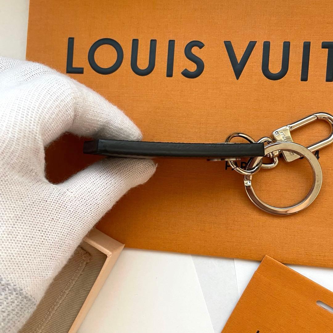 ほぼ新品 ルイヴィトン ダミエ グラフィットキーリング M67916