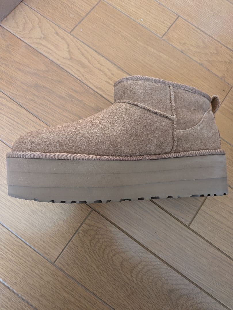 UGG　クラシック ウルトラ ミニ プラットフォーム