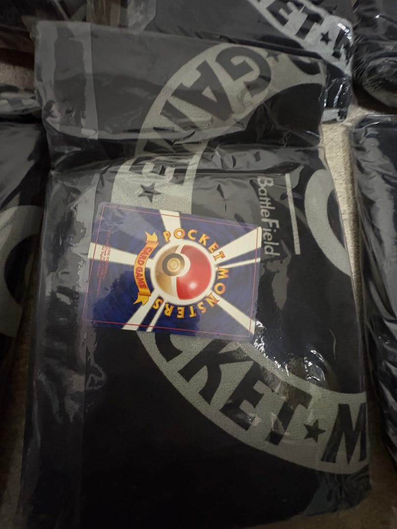 ポケモンカードゲーム 旧裏 公式プレイマット 黒 ブラック 未開封 18枚セット