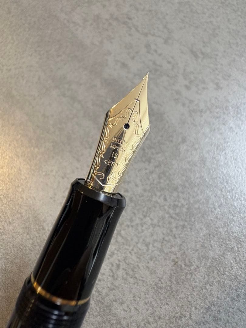 パイロット 万年筆 カスタム743 ブラック 極細字 EFニブ 15号 14K