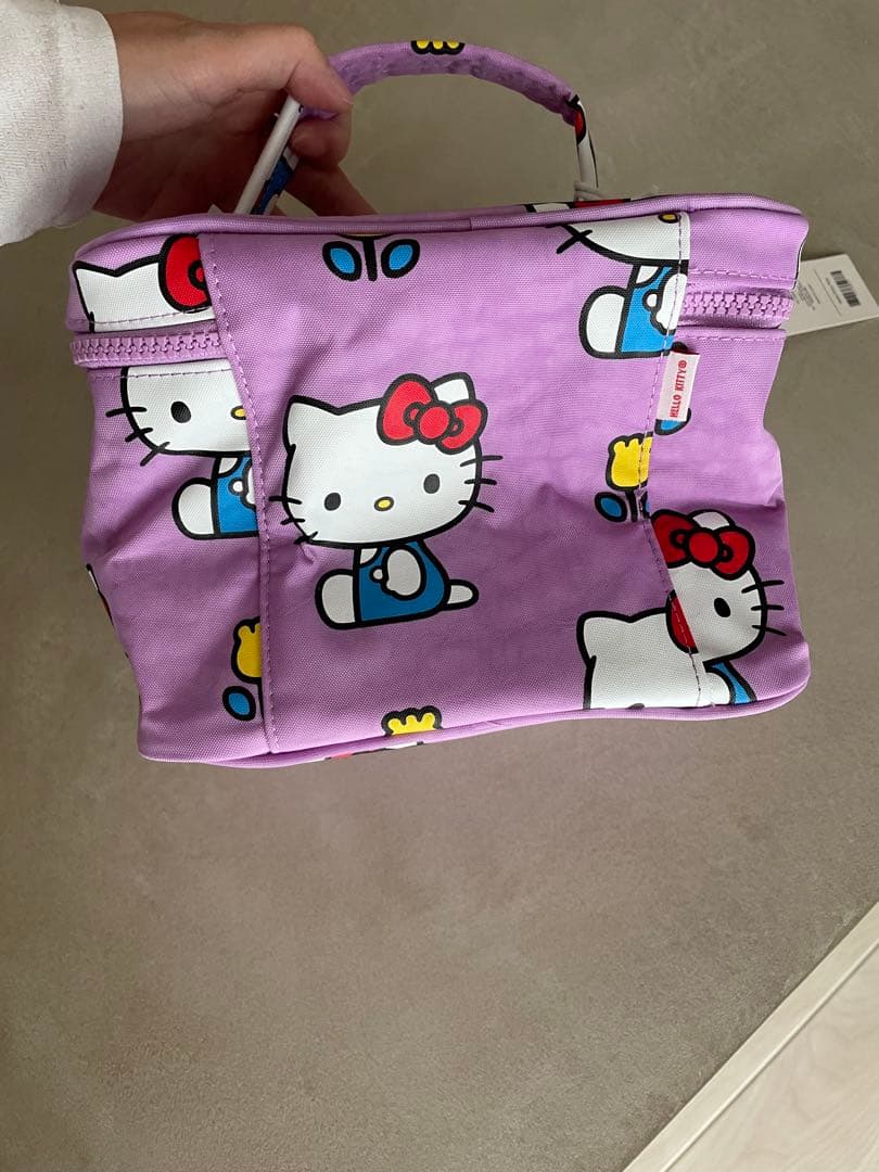 【日本未入荷】ハローキティ BAGGUバニティポーチ　サンリオ