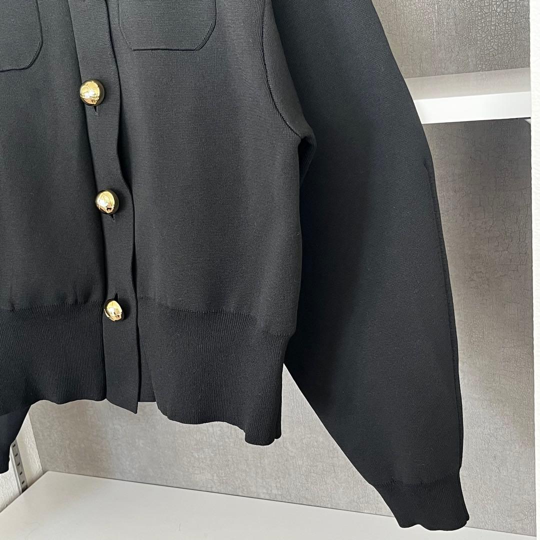 アダムエロペ　シャツ襟付きカーディガン　ブラック　金ボタン　長袖　クルーネック黒