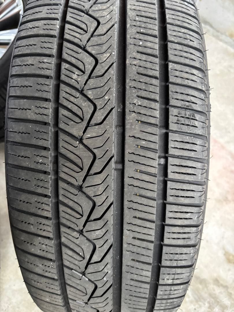 送料無料　ハリアー60トヨタ 18インチ 純正ホイールタイヤセット 2023製