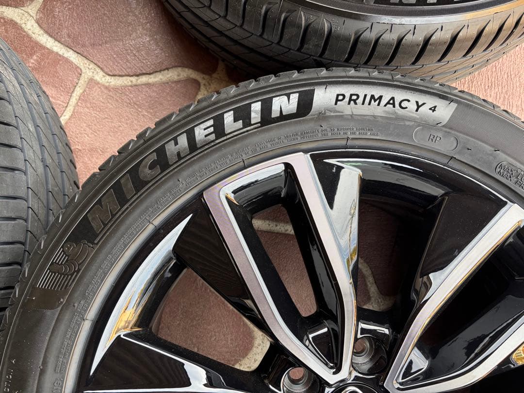 ヴェゼル RS 新車外しホイール、タイヤセット