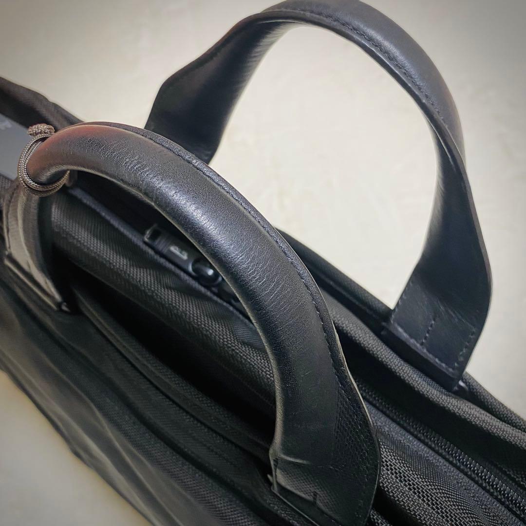 TUMI【最高峰 ALPHA2】26114D2 PC 17インチ対応 2way