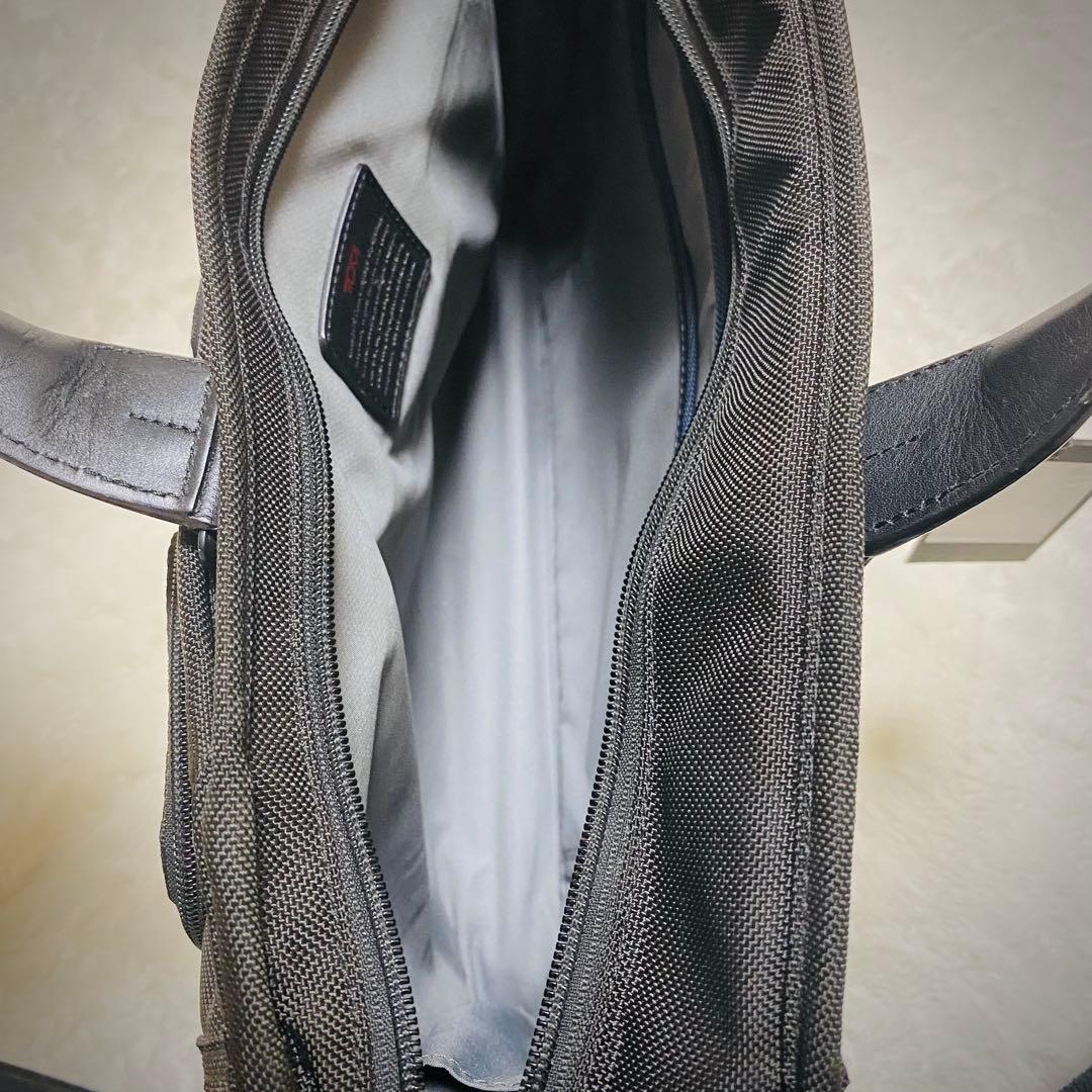 TUMI【最高峰 ALPHA2】26114D2 PC 17インチ対応 2way