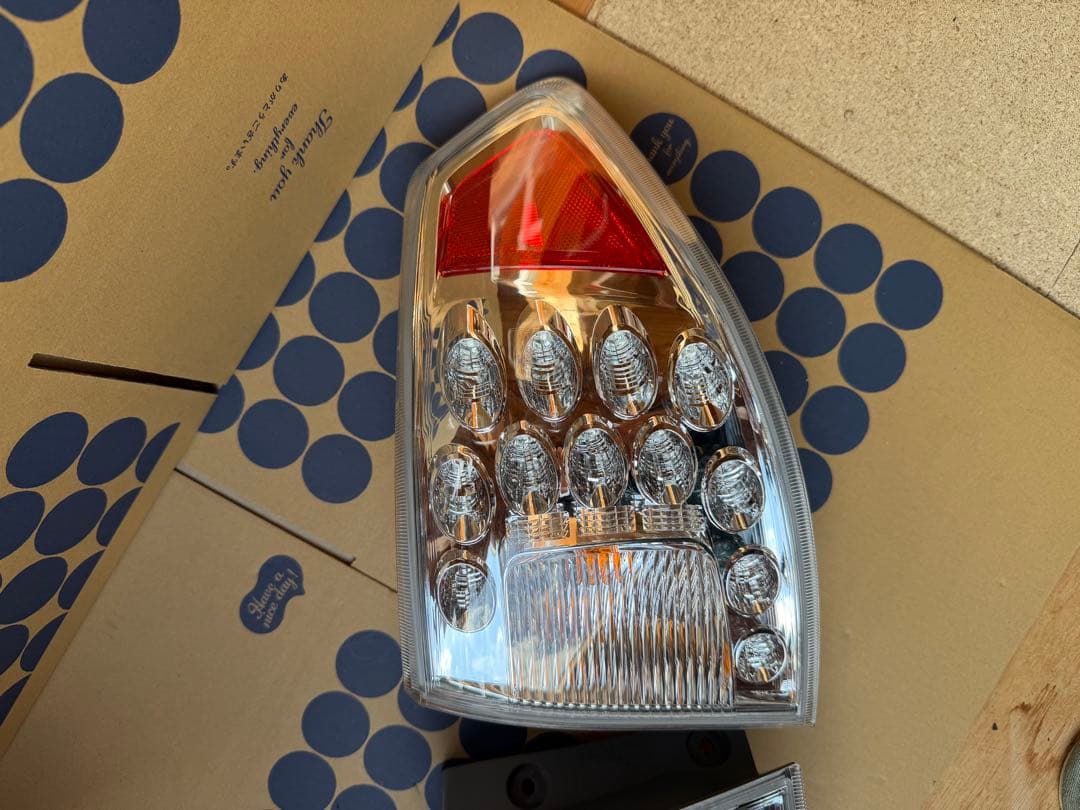 S616　スバル テールランプ