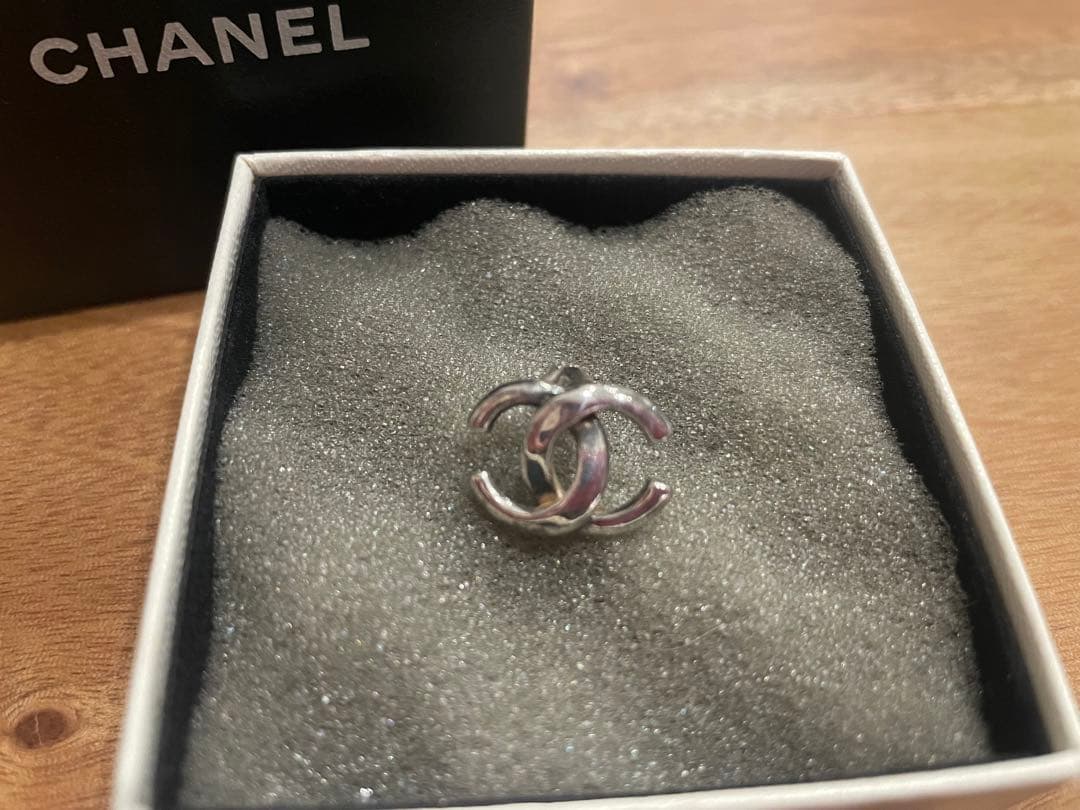 CHANEL シルバー ダブルCロゴ ピアス