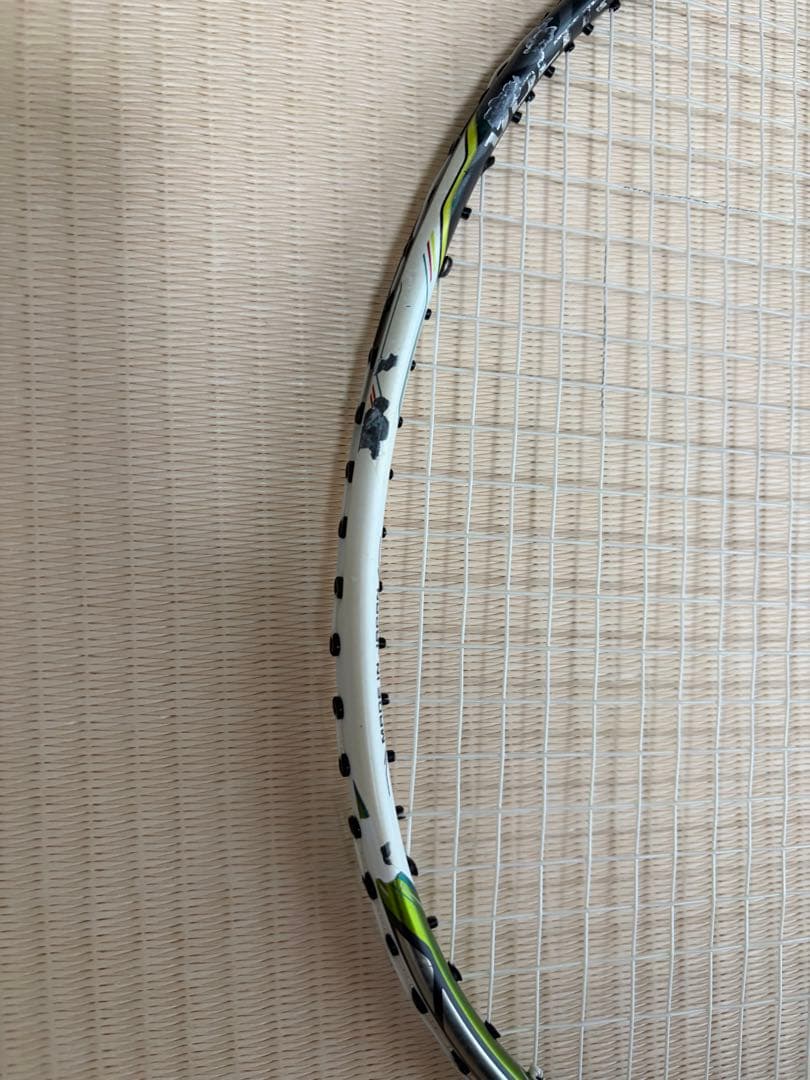 ヨネックス　ボルトリックZフォース　4UG5