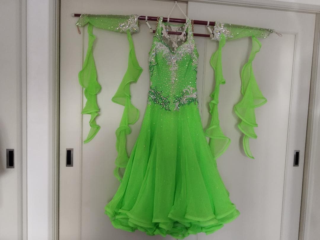 蛍光グリーン社交ダンスドレス