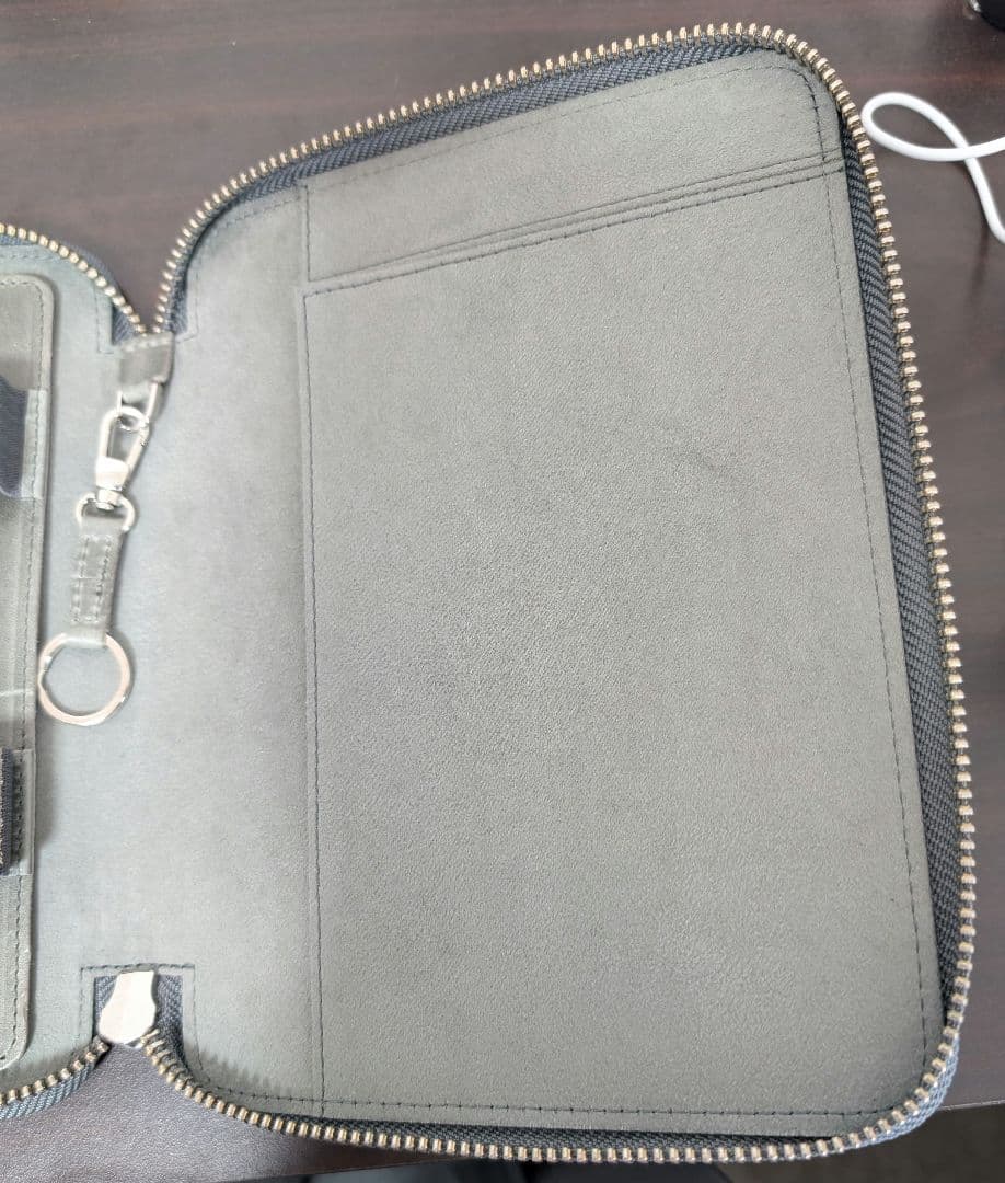 ガレンレザー A5ジップフォリオ クレイジーホース スモーキー