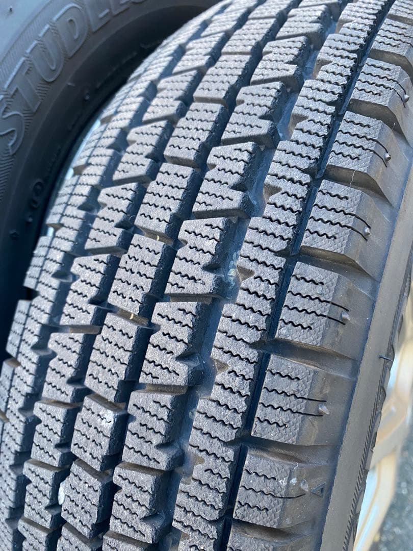 スタッドレスタイヤ、ホイール4本セット 145/80R12