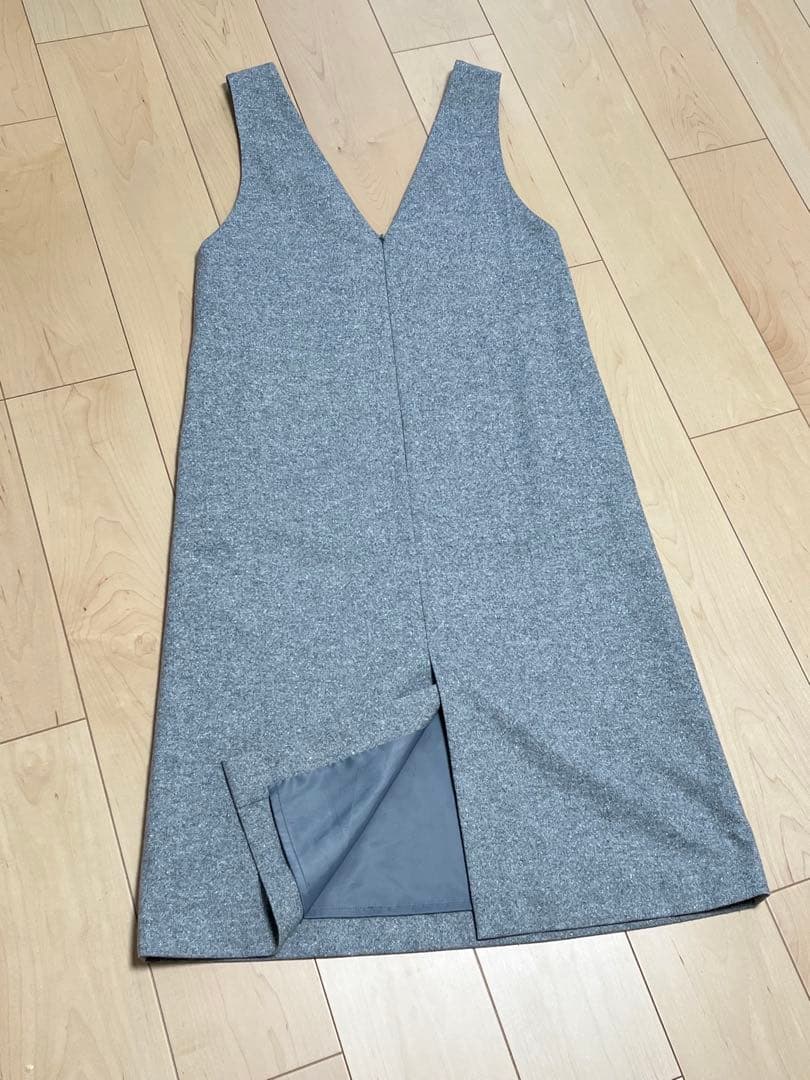 【23区】深Vネック ジャンパースカート｜大人上品｜定価33,000円【美品】