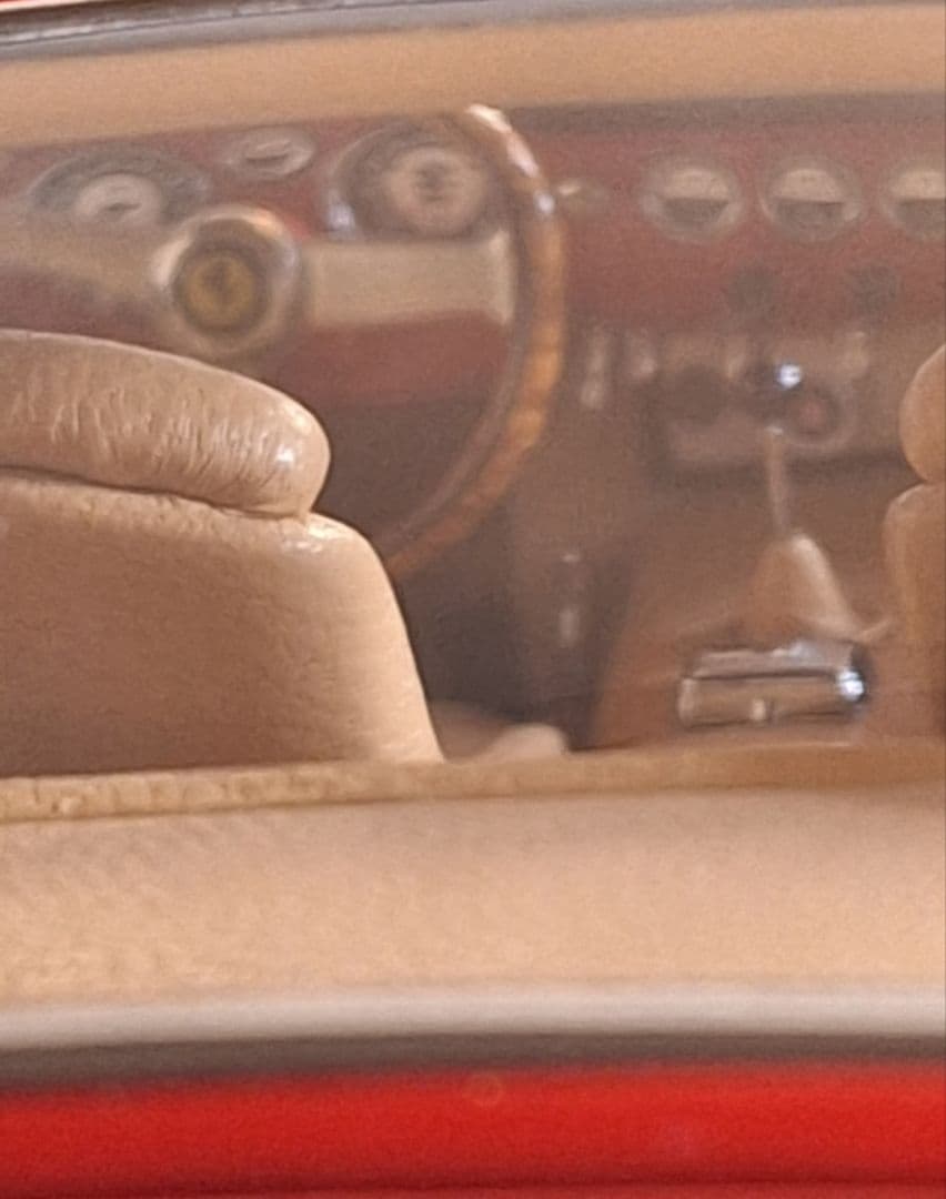 CMC フェラーリ 250GT Berlinetta (SWB) 1/18