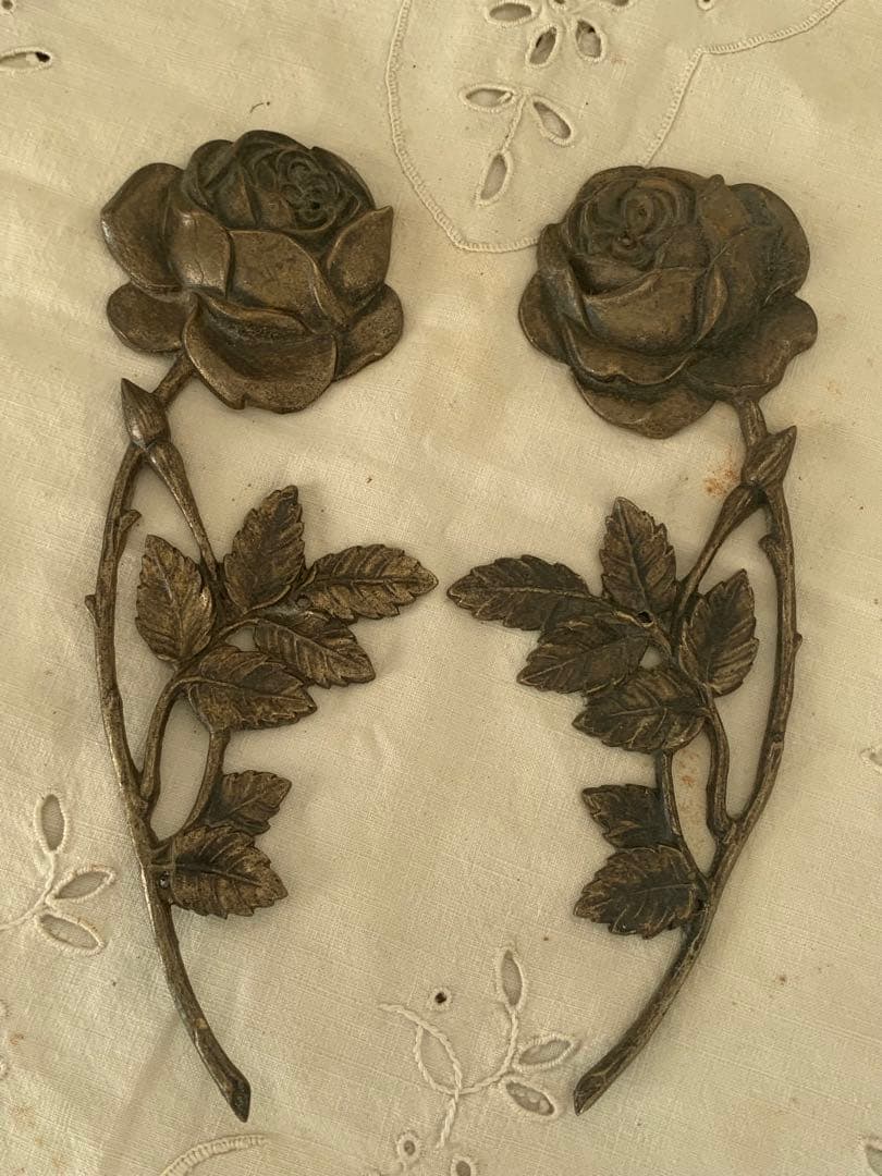 フランスアンティーク　金属製装飾　薔薇　ペア　ブロカント