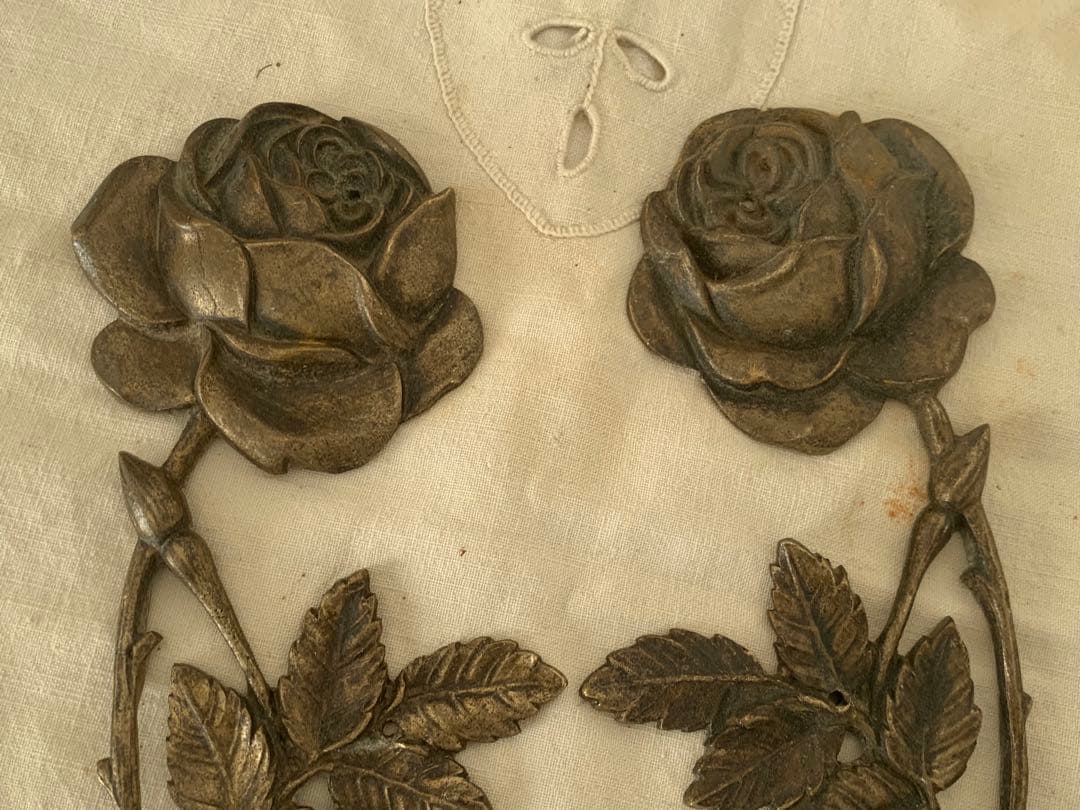 フランスアンティーク　金属製装飾　薔薇　ペア　ブロカント