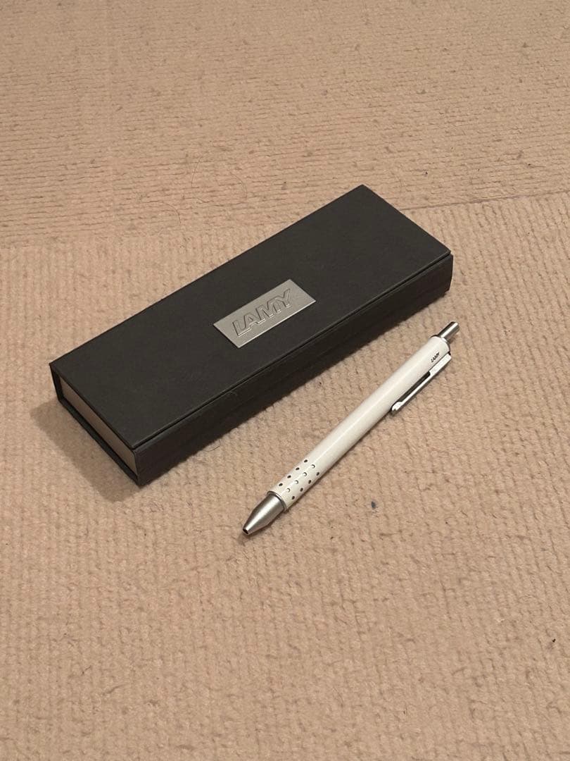 【希少】LAMYラミースイフト2014年限定ホワイト美品　箱付き