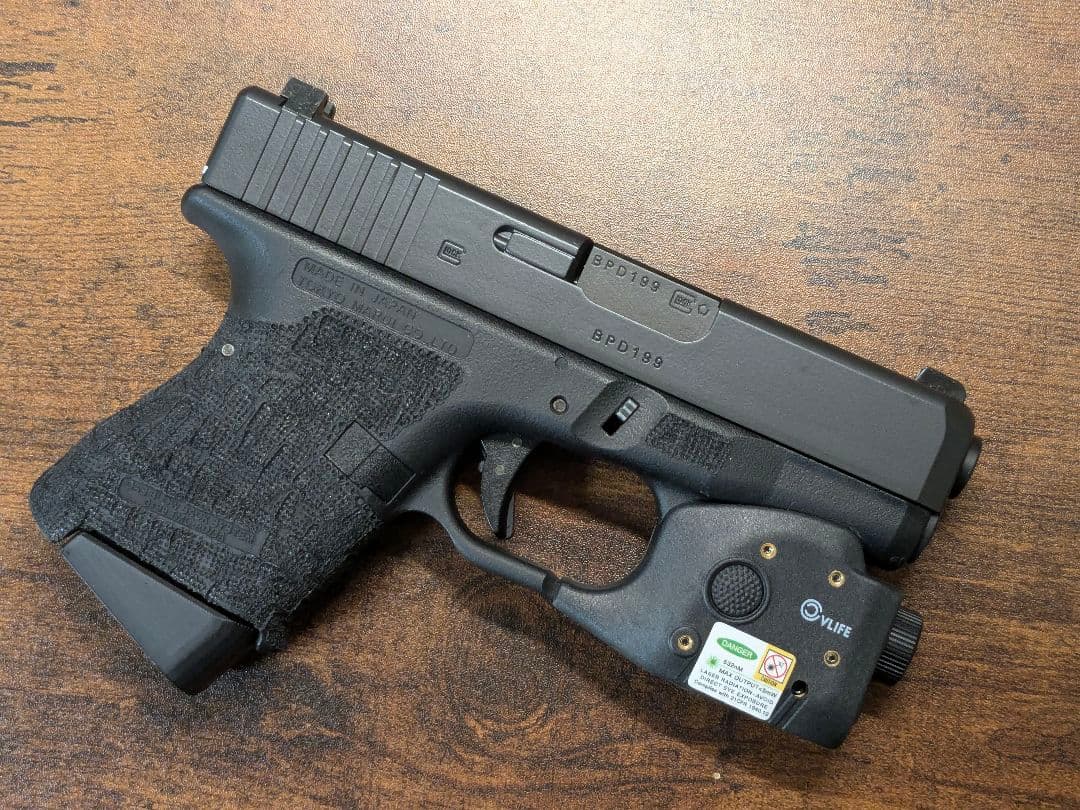 東京マルイ　グロック26 カスタム　ウェポンライト充電式