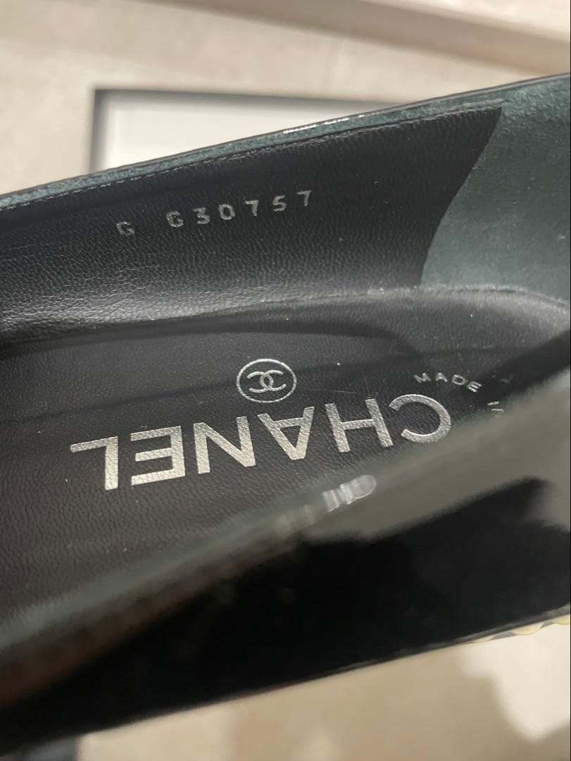 シャネル パテント ココマーク パール フラットシューズ ブラック