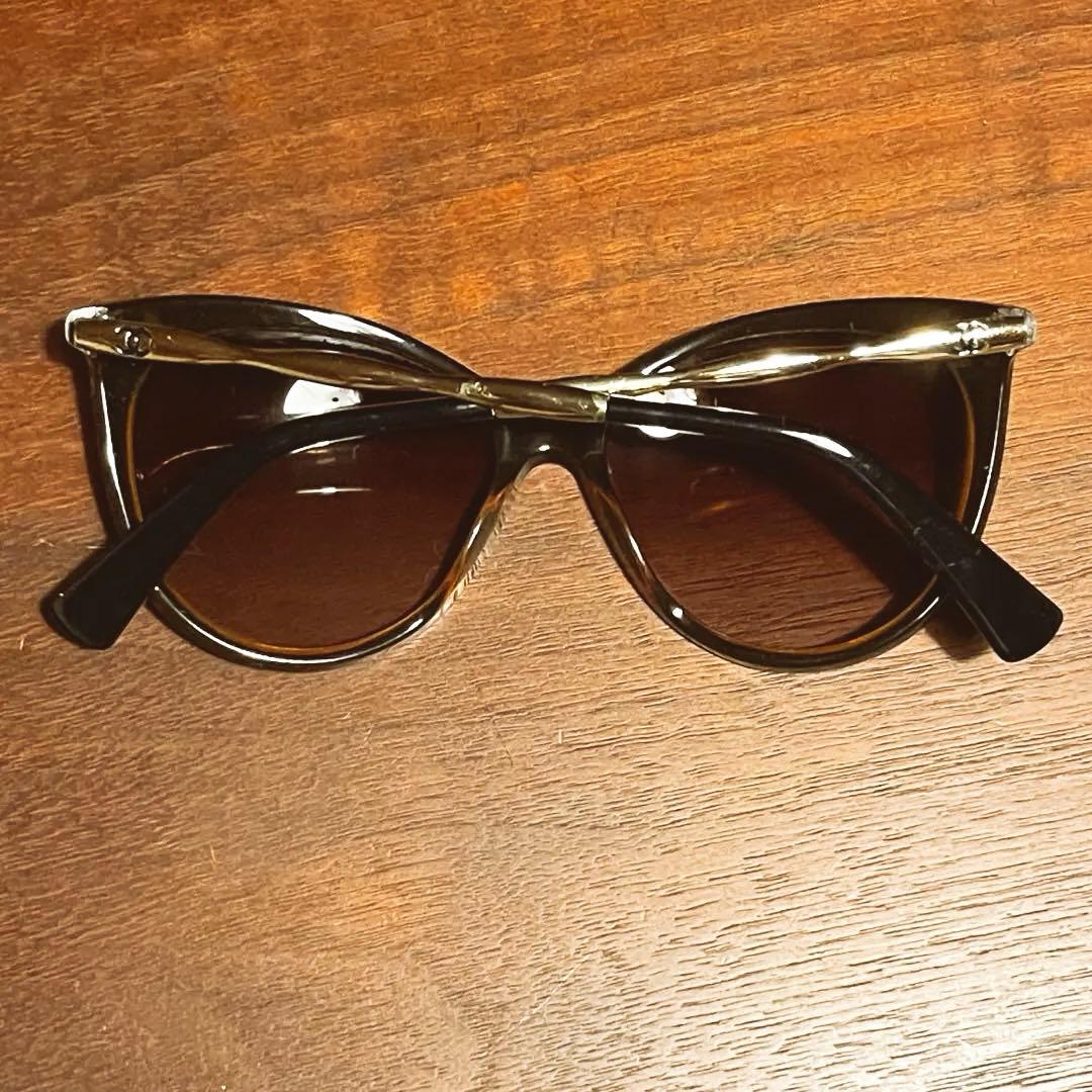 CHANEL サングラス ケース付き　レディース シャネル　正規店購入