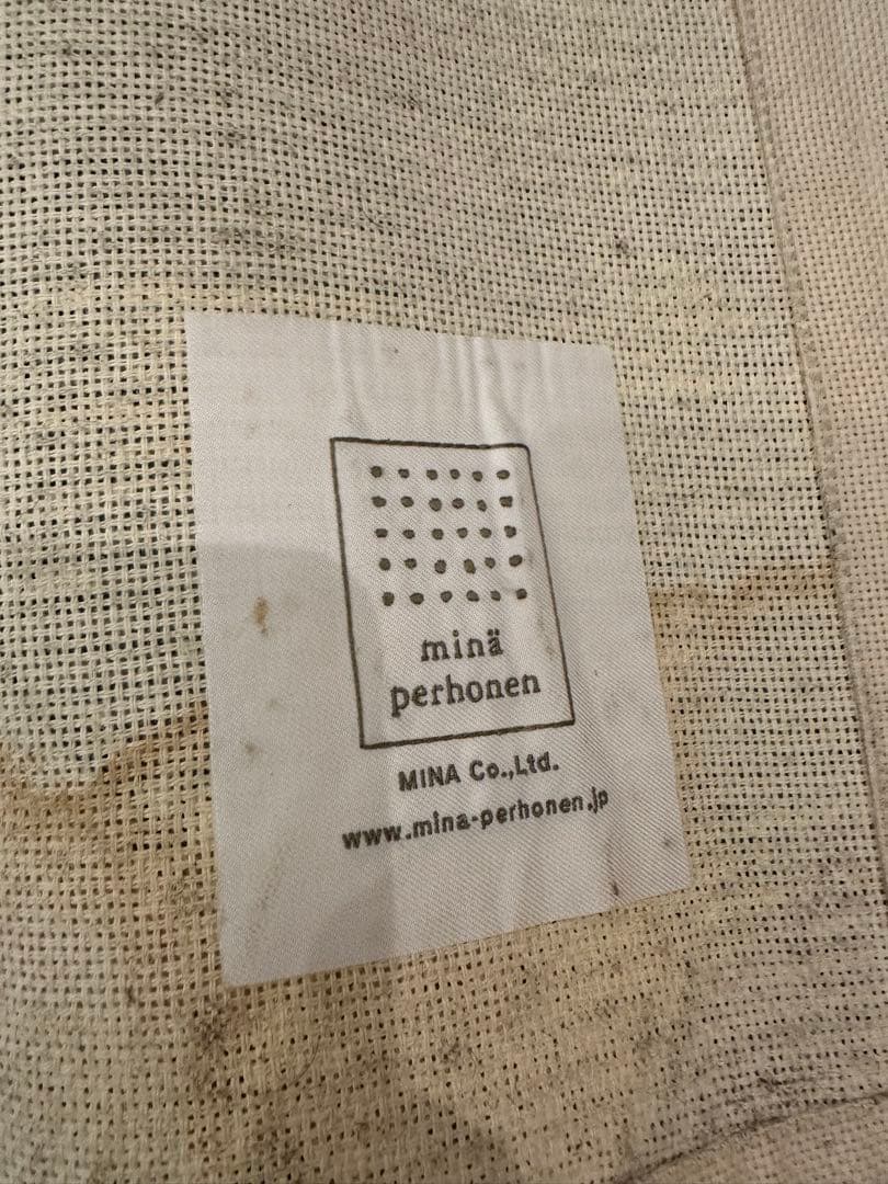 mina perhonen 蝶モチーフラグ　hana hane ラグ