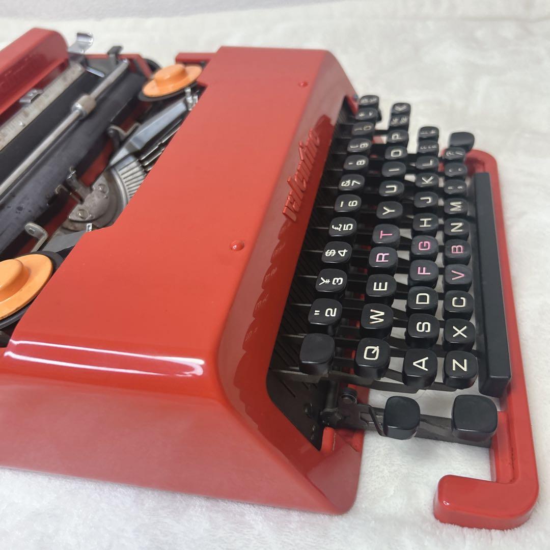 Olivetti Valentine タイプライター　レッド オリベッティ