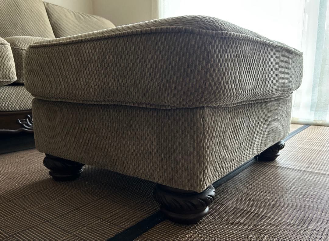 【りえ】アシュレイファニチャー オットマン