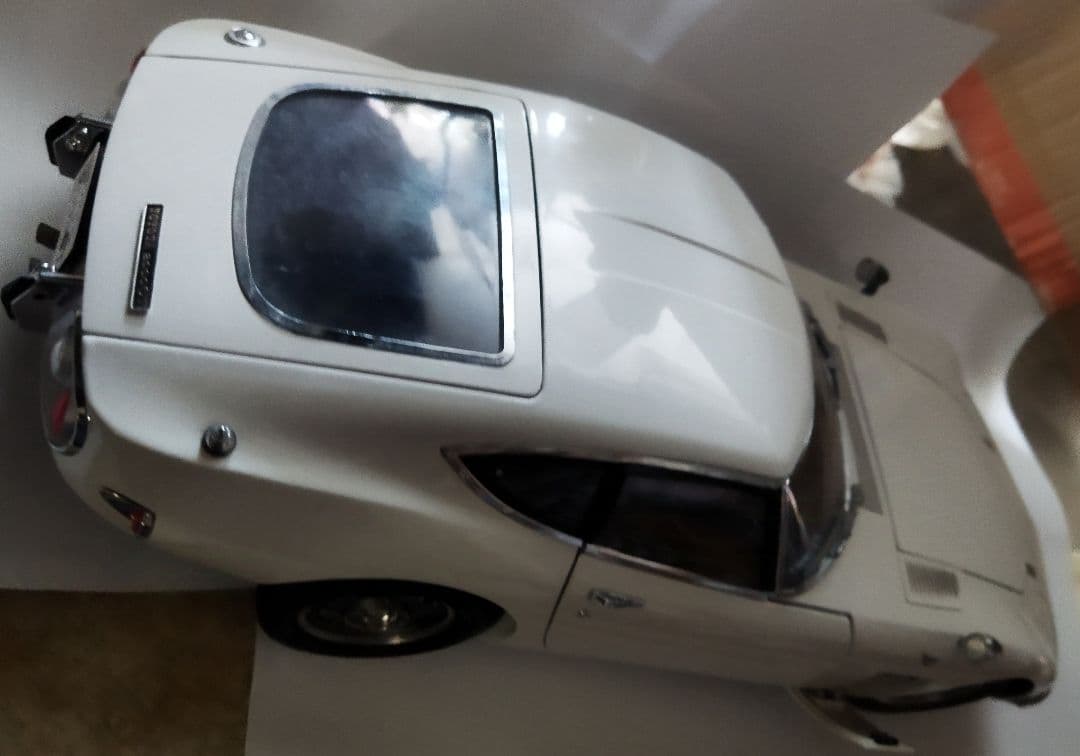 TOYOTA 2000GT 1/18スケールモデル