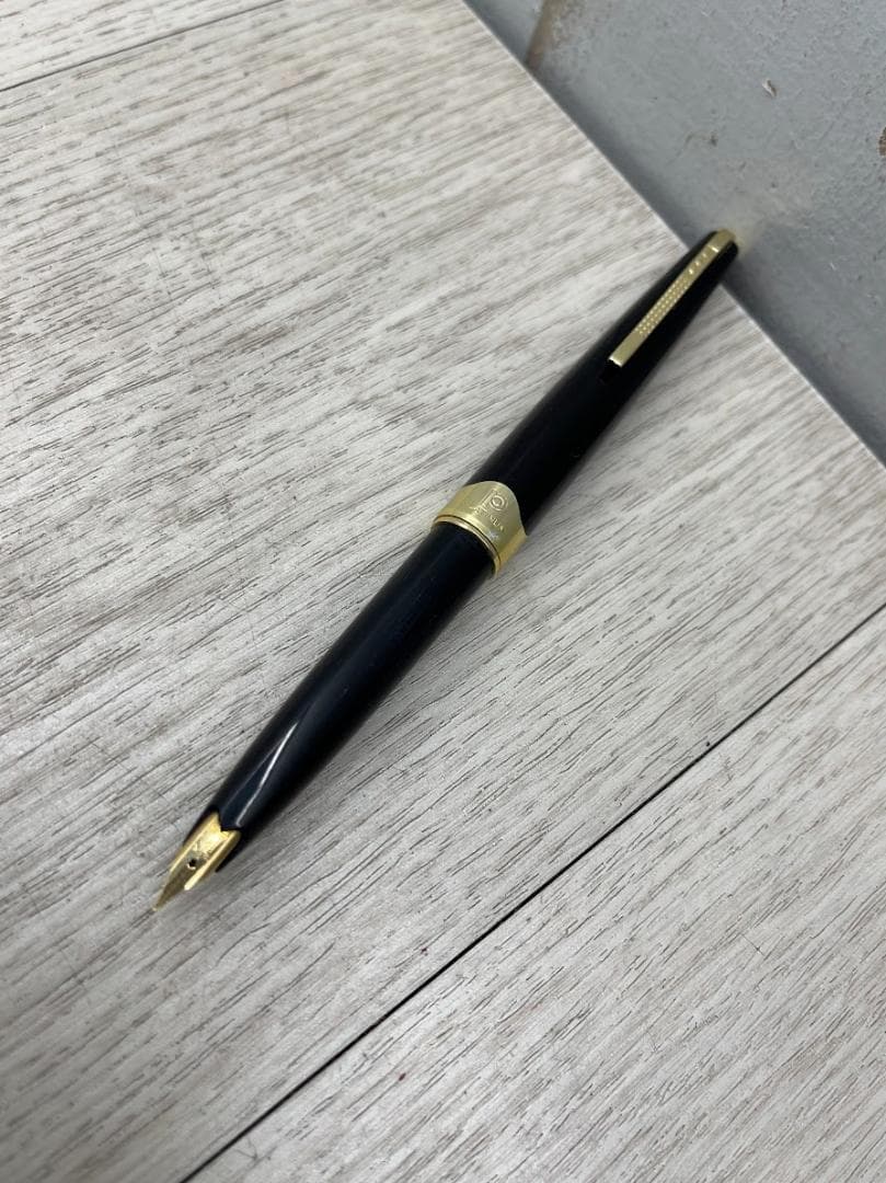 プラチナ 万年筆 18K 細軟 ブラック×ゴールド PLATINUM