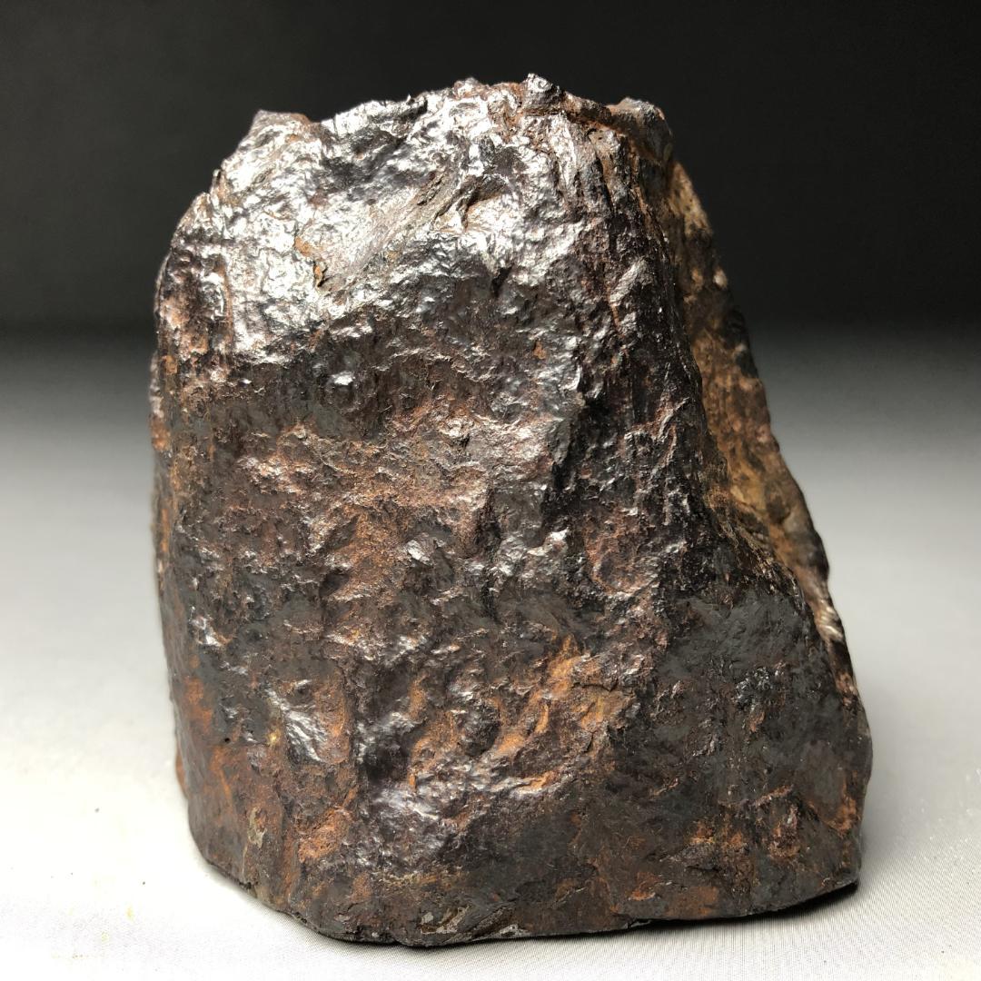 アルタイ隕石　大型隕石 鉄隕石　外皮付き隕石　ナチュラル　原石　重さ約1023ｇ
