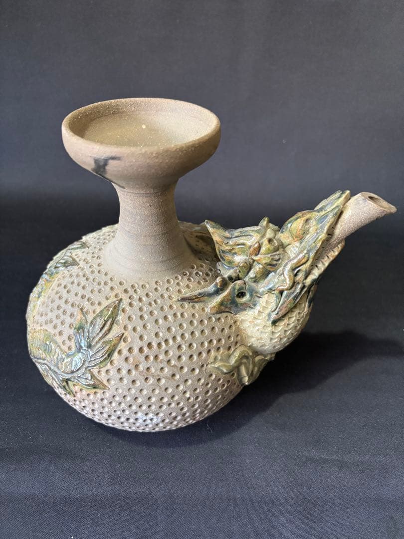 琉球焼　徳利　置物　龍文様　底在銘　(sr1702)